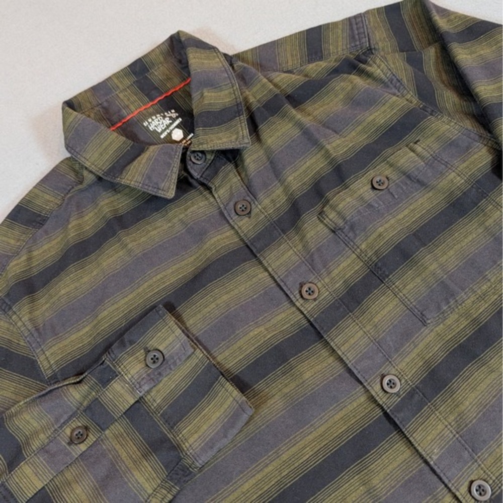 Mountain Hardwear Mens‎ Medium Button Up Shirt Olive Green Black Stripe Casual